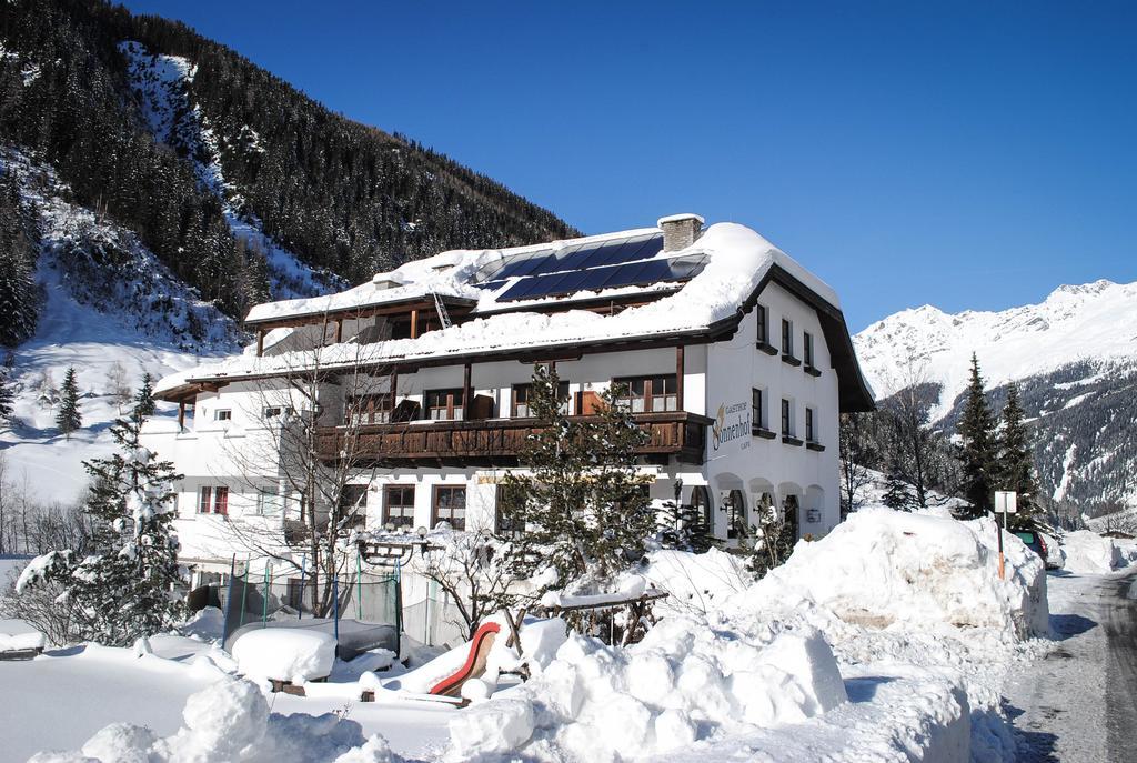 Sonnenhof - Apartments & Zimmer Kaunertal Esterno foto